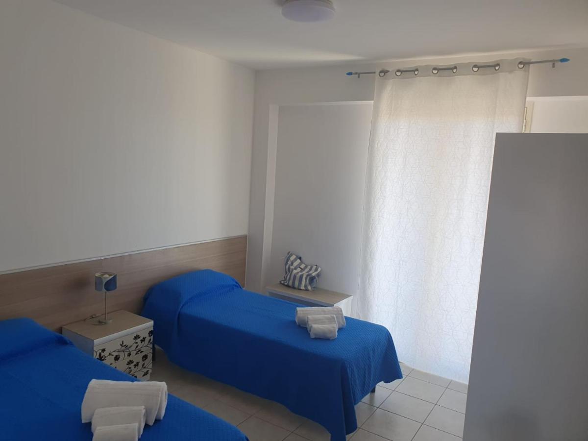 Casa Vacanze Il Giardino Dei Girasoli Marina di Ragusa Luaran gambar